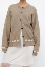 Load image into Gallery viewer, Vintage x Made in New Zealand x Beige Sheep Patterned Soft Cardigan (XS-L)