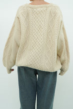 Load image into Gallery viewer, Vintage x Made in Scotland x Pure Wool Cream Cable Knit Sweater (S-L)