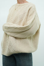 Load image into Gallery viewer, Vintage x Made in Scotland x Pure Wool Cream Cable Knit Sweater (S-L)