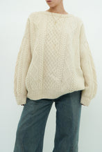 Load image into Gallery viewer, Vintage x Made in Scotland x Pure Wool Cream Cable Knit Sweater (S-L)