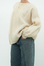 Load image into Gallery viewer, Vintage x Made in Scotland x Pure Wool Cream Cable Knit Sweater (S-L)