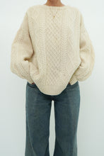 Load image into Gallery viewer, Vintage x Made in Scotland x Pure Wool Cream Cable Knit Sweater (S-L)