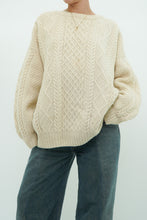Load image into Gallery viewer, Vintage x Made in Scotland x Pure Wool Cream Cable Knit Sweater (S-L)
