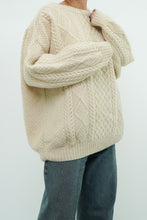 Load image into Gallery viewer, Vintage x Made in Scotland x Pure Wool Cream Cable Knit Sweater (S-L)