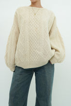 Load image into Gallery viewer, Vintage x Made in Scotland x Pure Wool Cream Cable Knit Sweater (S-L)