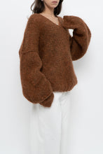 Load image into Gallery viewer, Vintage x Handmade Brown Shimmer Oversized Knit Sweater (M-XXL)