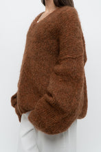 Load image into Gallery viewer, Vintage x Handmade Brown Shimmer Oversized Knit Sweater (M-XXL)