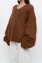 Load image into Gallery viewer, Vintage x Handmade Brown Shimmer Oversized Knit Sweater (M-XXL)