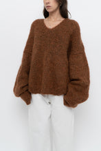 Load image into Gallery viewer, Vintage x Handmade Brown Shimmer Oversized Knit Sweater (M-XXL)