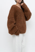 Load image into Gallery viewer, Vintage x Handmade Brown Shimmer Oversized Knit Sweater (M-XXL)