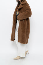 Load image into Gallery viewer, Modern x Teddybear Faux Fur Camel Trench (XS-M)