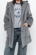 Load image into Gallery viewer, Vintage x Made in Canada x HOLT RENFREW Soft Wool Hooded Jacket (XS-M)