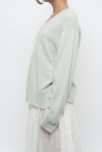 Load image into Gallery viewer, vince x pale green pure cashmere sweater (xs-m)