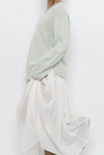 Load image into Gallery viewer, vince x pale green pure cashmere sweater (xs-m)