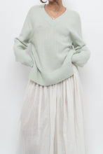 Load image into Gallery viewer, vince x pale green pure cashmere sweater (xs-m)