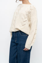 Load image into Gallery viewer, Vintage x Cream Handknit Trangle Patterned Sweater (XS-M)