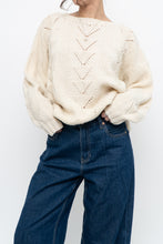 Load image into Gallery viewer, Vintage x Cream Handknit Trangle Patterned Sweater (XS-M)