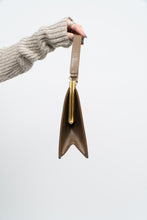 Load image into Gallery viewer, Vintage x Made in Canada x Light Brown Structured Leather Purse