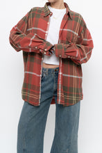 Load image into Gallery viewer, Vintage x Made in Portugal x GAP Light Red Plaid Flannel Shirt (XS-L)