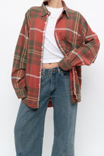 Load image into Gallery viewer, Vintage x Made in Portugal x GAP Light Red Plaid Flannel Shirt (XS-L)