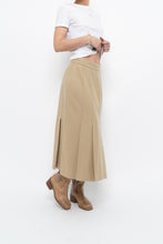 Load image into Gallery viewer, Vintage x Made in Italy x Beige Pleated Wool Maxi Skirt (S)