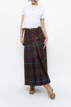 Load image into Gallery viewer, Vintage x Made in Scotland x Brown, Navy Plaid Pleated Wool Maxi Skirt (XS)