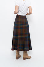 Load image into Gallery viewer, Vintage x Made in Scotland x Brown, Navy Plaid Pleated Wool Maxi Skirt (XS)