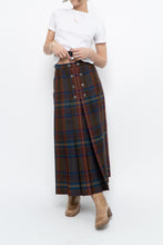Load image into Gallery viewer, Vintage x Made in Scotland x Brown, Navy Plaid Pleated Wool Maxi Skirt (XS)