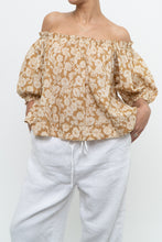 Load image into Gallery viewer, THE GREAT x Tan Floral Cotton Off-Shoulder Blouse (XS-M)