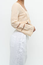 Load image into Gallery viewer, Vintage x KIMCHI BLUE Light Peach Cotton Cropped Longsleeve Blouse (XS, S)