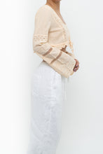 Load image into Gallery viewer, Vintage x KIMCHI BLUE Light Peach Cotton Cropped Longsleeve Blouse (XS, S)