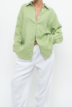 Load image into Gallery viewer, Vintage x Pastel Green Linen Buttonup (XS-XL)