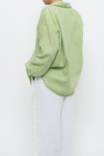 Load image into Gallery viewer, Vintage x Pastel Green Linen Buttonup (XS-XL)