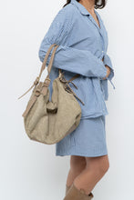 Load image into Gallery viewer, Vintage x GRIEGE Beige Suede Rose Embossed Purse