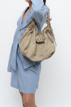 Load image into Gallery viewer, Vintage x GRIEGE Beige Suede Rose Embossed Purse