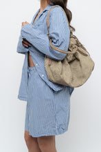 Load image into Gallery viewer, Vintage x GRIEGE Beige Suede Rose Embossed Purse