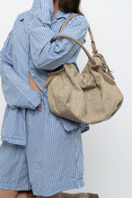 Load image into Gallery viewer, Vintage x GRIEGE Beige Suede Rose Embossed Purse