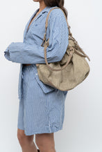Load image into Gallery viewer, Vintage x GRIEGE Beige Suede Rose Embossed Purse