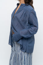 Load image into Gallery viewer, LAUNDRY BY SHELLI SEAGAL x Blue Flowy Semi-sheer Blouse (XS-M)