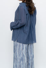 Load image into Gallery viewer, LAUNDRY BY SHELLI SEAGAL x Blue Flowy Semi-sheer Blouse (XS-M)