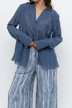 Load image into Gallery viewer, LAUNDRY BY SHELLI SEAGAL x Blue Flowy Semi-sheer Blouse (XS-M)