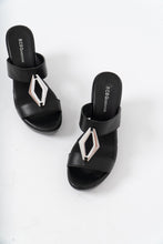 Load image into Gallery viewer, Vintage x BCBG Generation Black, Silver Wedges (7-8)