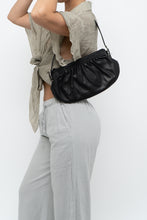 Load image into Gallery viewer, Vintage x Made in Canada x Black Butter Leather Small Purse