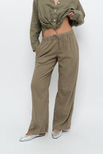 Load image into Gallery viewer, THE GROUP BY BABATON x Olive Green Linen Lounge Pant (XS, S)