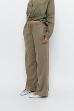 Load image into Gallery viewer, THE GROUP BY BABATON x Olive Green Linen Lounge Pant (XS, S)
