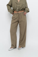 Load image into Gallery viewer, THE GROUP BY BABATON x Olive Green Linen Lounge Pant (XS, S)