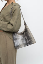 Load image into Gallery viewer, Vintage x Faux Leather Grey Snakeskin Purse