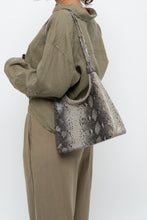 Load image into Gallery viewer, Vintage x Faux Leather Grey Snakeskin Purse