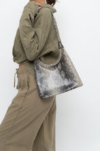 Load image into Gallery viewer, Vintage x Faux Leather Grey Snakeskin Purse