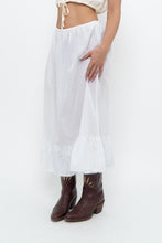 Load image into Gallery viewer, Vintage x Made in Canada x White Cotton Semi-sheer Maxi Skirt (XS, S)